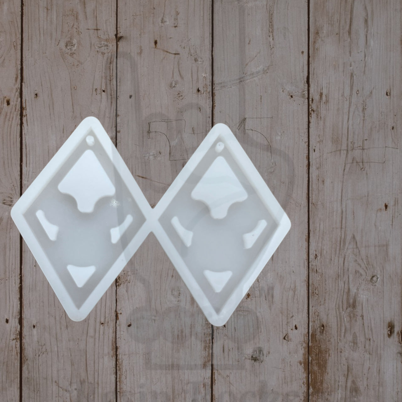 UV Safe Mouse Head in a Diamond Shape Dangle Earring Mold for UV and Epoxy Resin Art